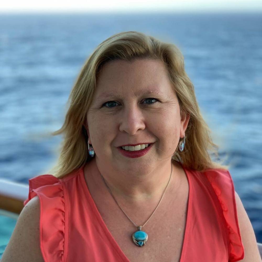 Meet your Posher, Debbie